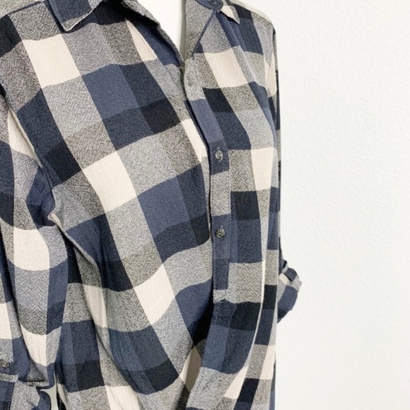 BlankNYC NWT Faux Wrap Plaid High Low Button Down Top Black Gray Size Small - Picture 4 of 11